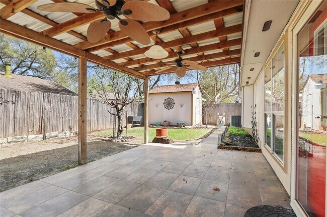 Building Photo - 13622 Wimbledon Oaks Dr