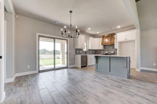 Building Photo - Brand New Home In Noble!