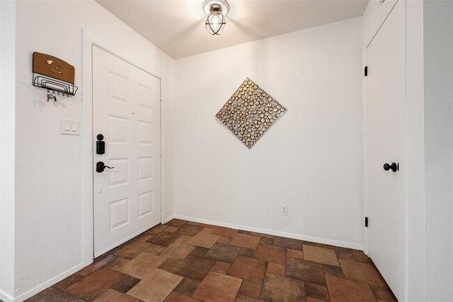 Building Photo - 9504 Quail Village Ln