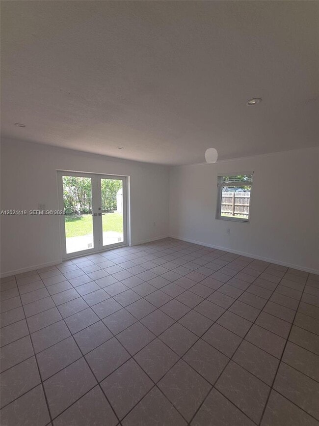 Building Photo - 9971 Dominican Dr
