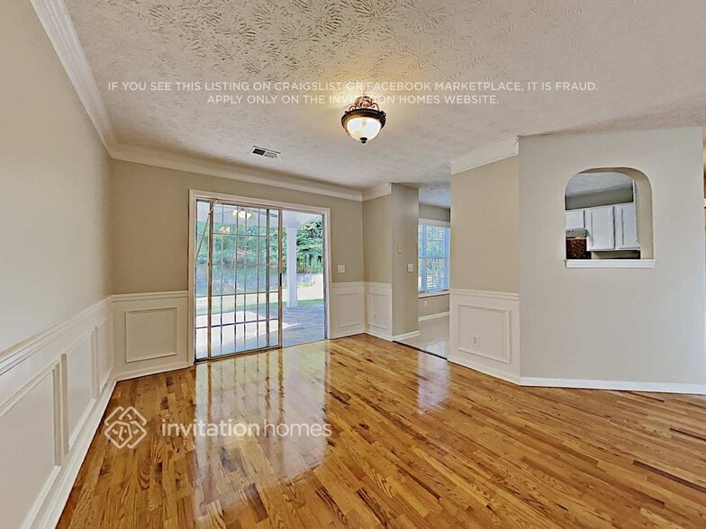 Building Photo - 207 Weatherstone Crossing