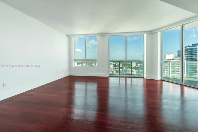 Building Photo - 1900 N Bayshore Dr