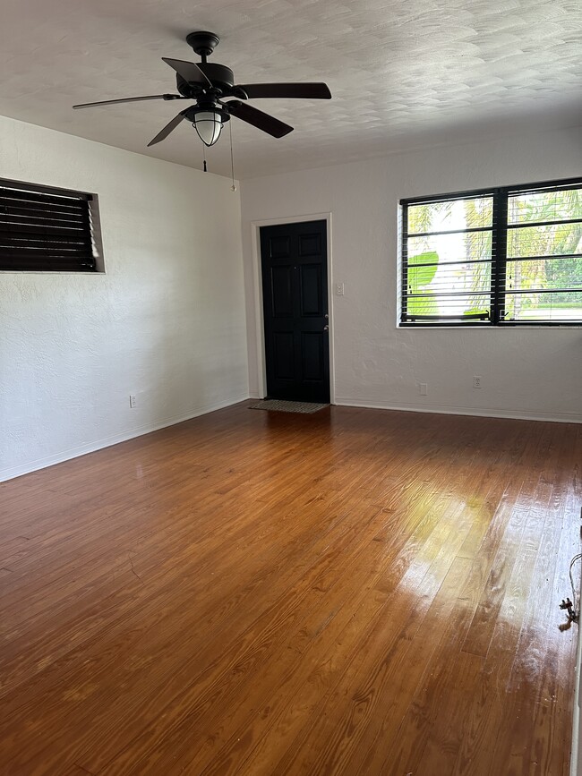 Building Photo - 44 SE 4th St