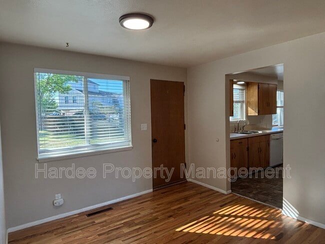 Building Photo - 1500 Brooklawn Dr