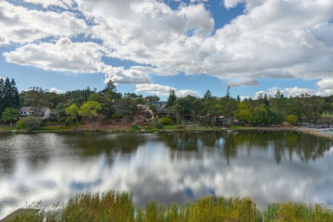 Building Photo - Waterfront 4 bed 4 bath 3,887 sq. ft.