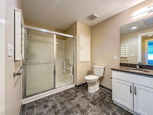 Building Photo - 25 Stonehaven Dr