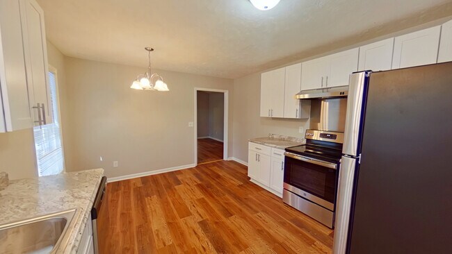 Building Photo - 928 Winterberry Dr