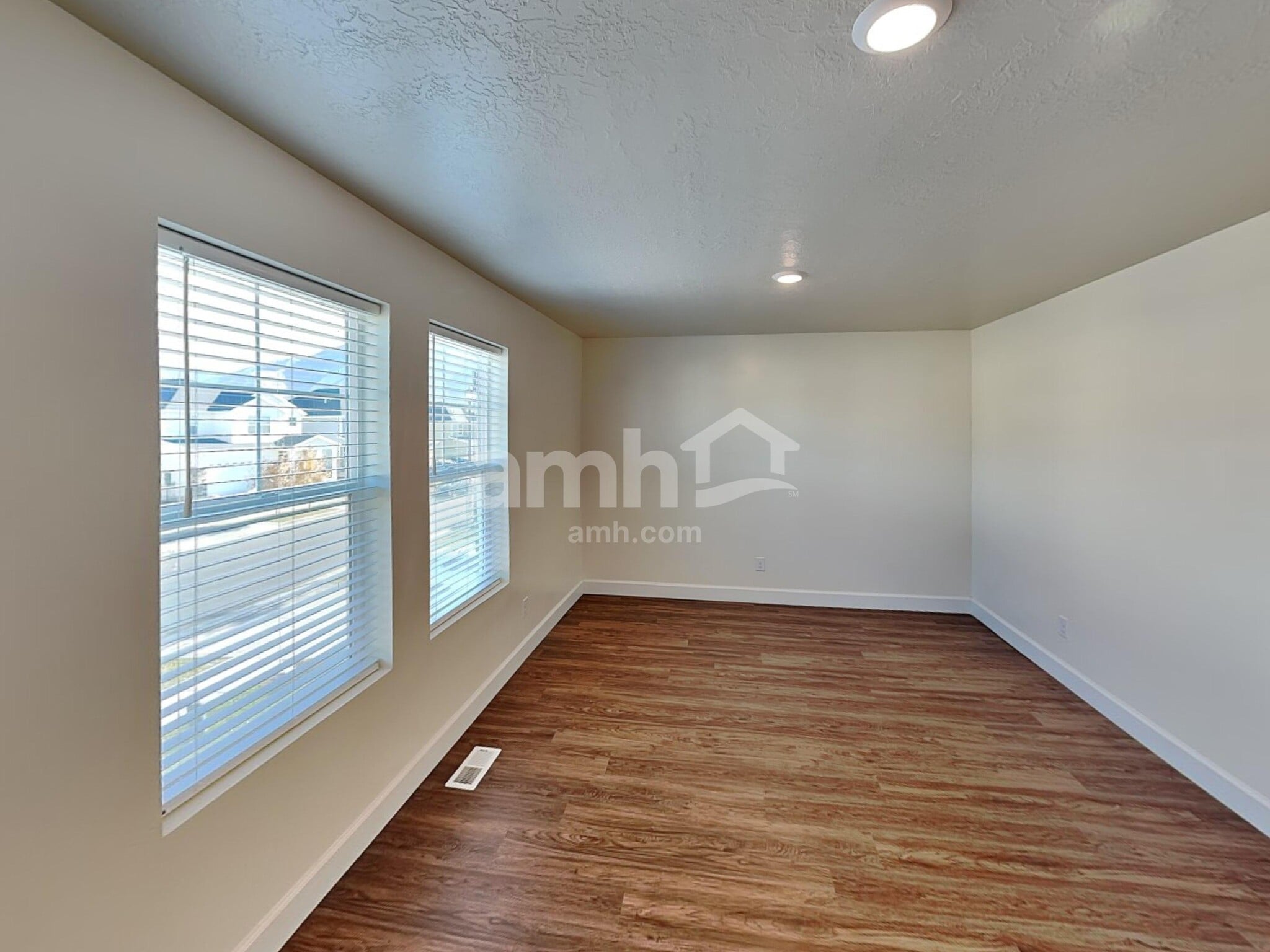 Building Photo - 1199 Wagon Way