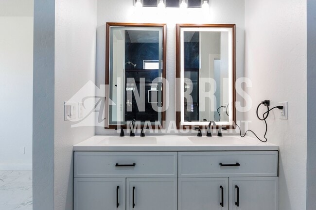 Building Photo - Beautiful Brand New Home with Block Wall