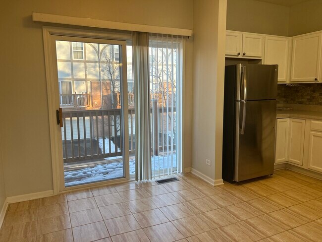 Building Photo - 1088 N Claremont Dr