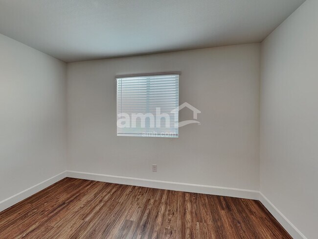 Building Photo - 3328 Blodwen St