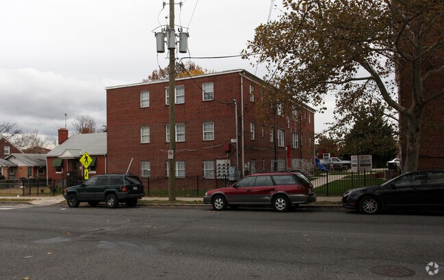 Primary Photo - 5134 Sheriff Rd NE