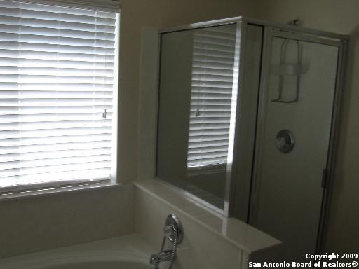 Building Photo - 204 N Willow Way