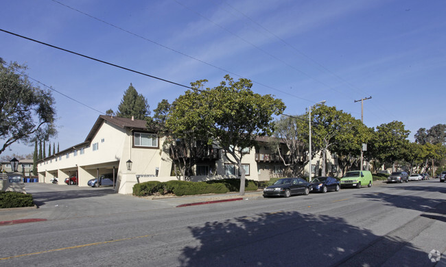 Primary Photo - El Mirador Apartments