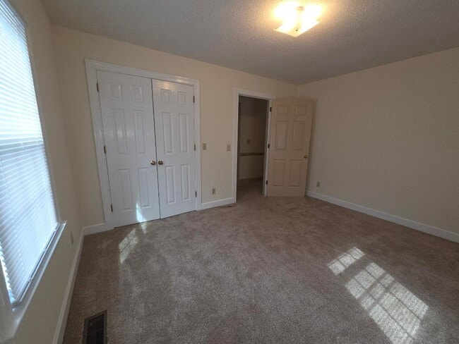 Building Photo - 311 Moyton Ave