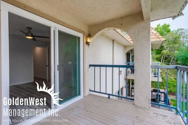 Building Photo - Stunning Two-Story 2Bdm 2.5Ba Townhome in ...