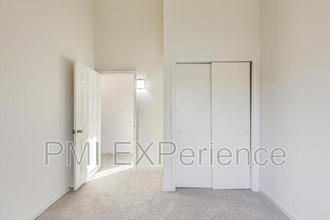Building Photo - 9010 Hardesty Dr