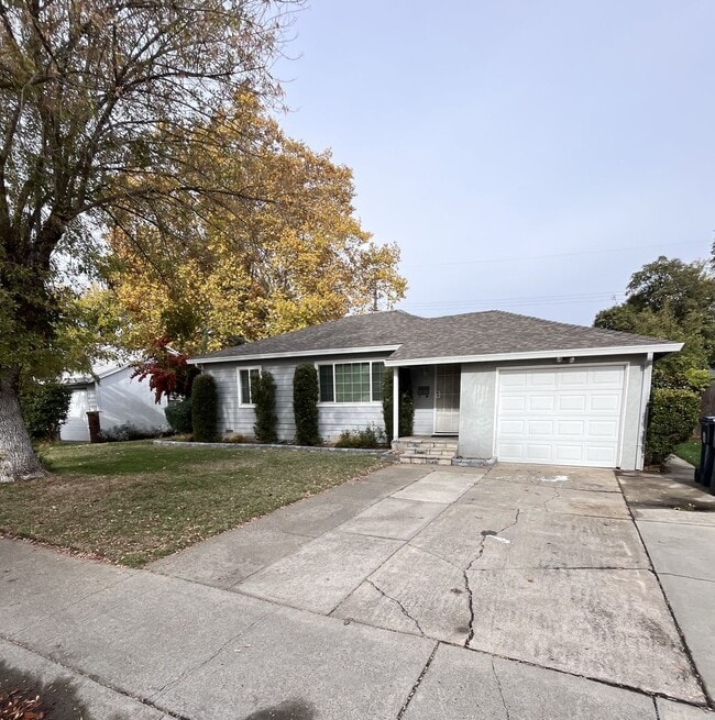 Primary Photo - QUAINT HOME IN SACRAMENTO NEAR SOUTH LAND ...