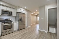 Building Photo - 1207 Anglesea St