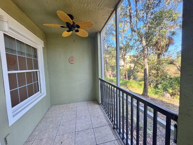 Building Photo - Las Palmas! 2 Bedroom | 2 Bathroom | Garage!