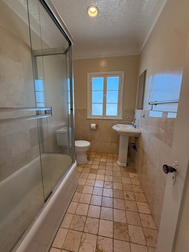 Bathroom - 1437 S Holt Ave