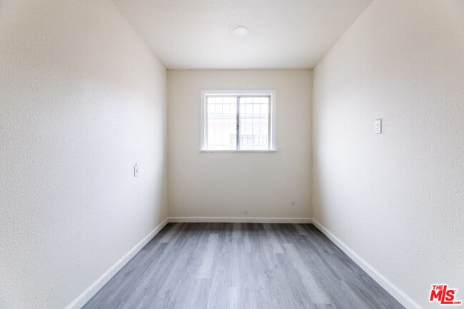 Building Photo - 138 W 82nd St