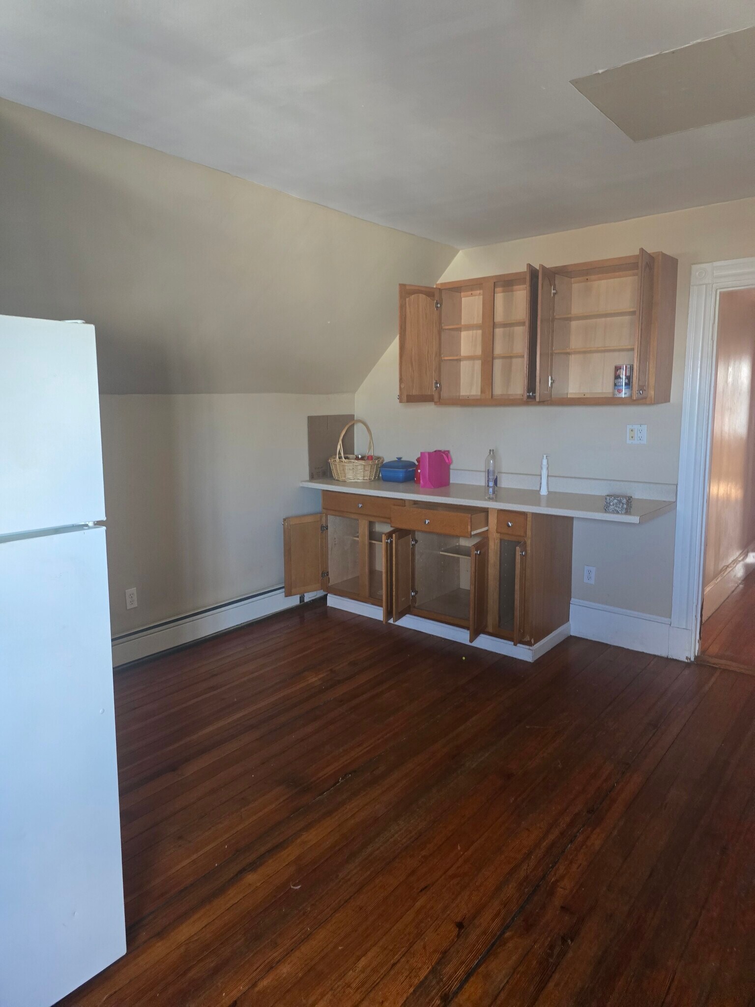 Building Photo - 38 Claybourne St