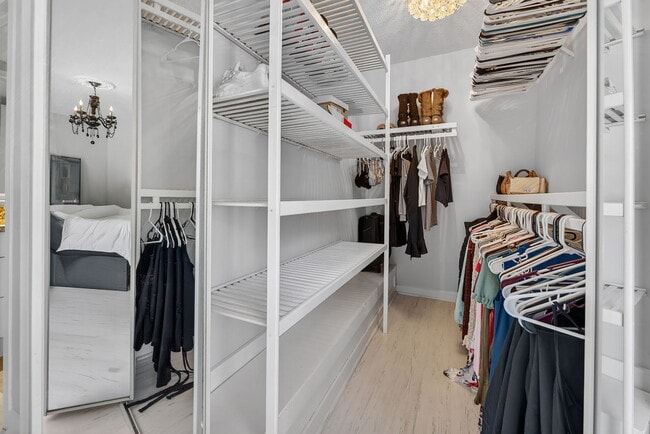 Building Photo - 1525 Augusta Cir