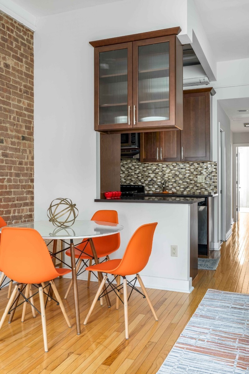 Building Photo - 130 W 81st St