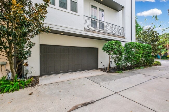 Building Photo - 2301 Park St