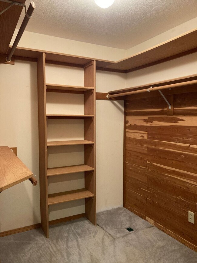 Building Photo - Single level Home in Newberg