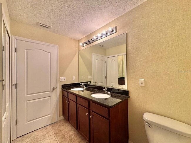Building Photo - 13943 River Willow Pl