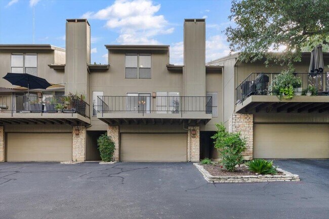 Building Photo - 1821 Westlake Dr