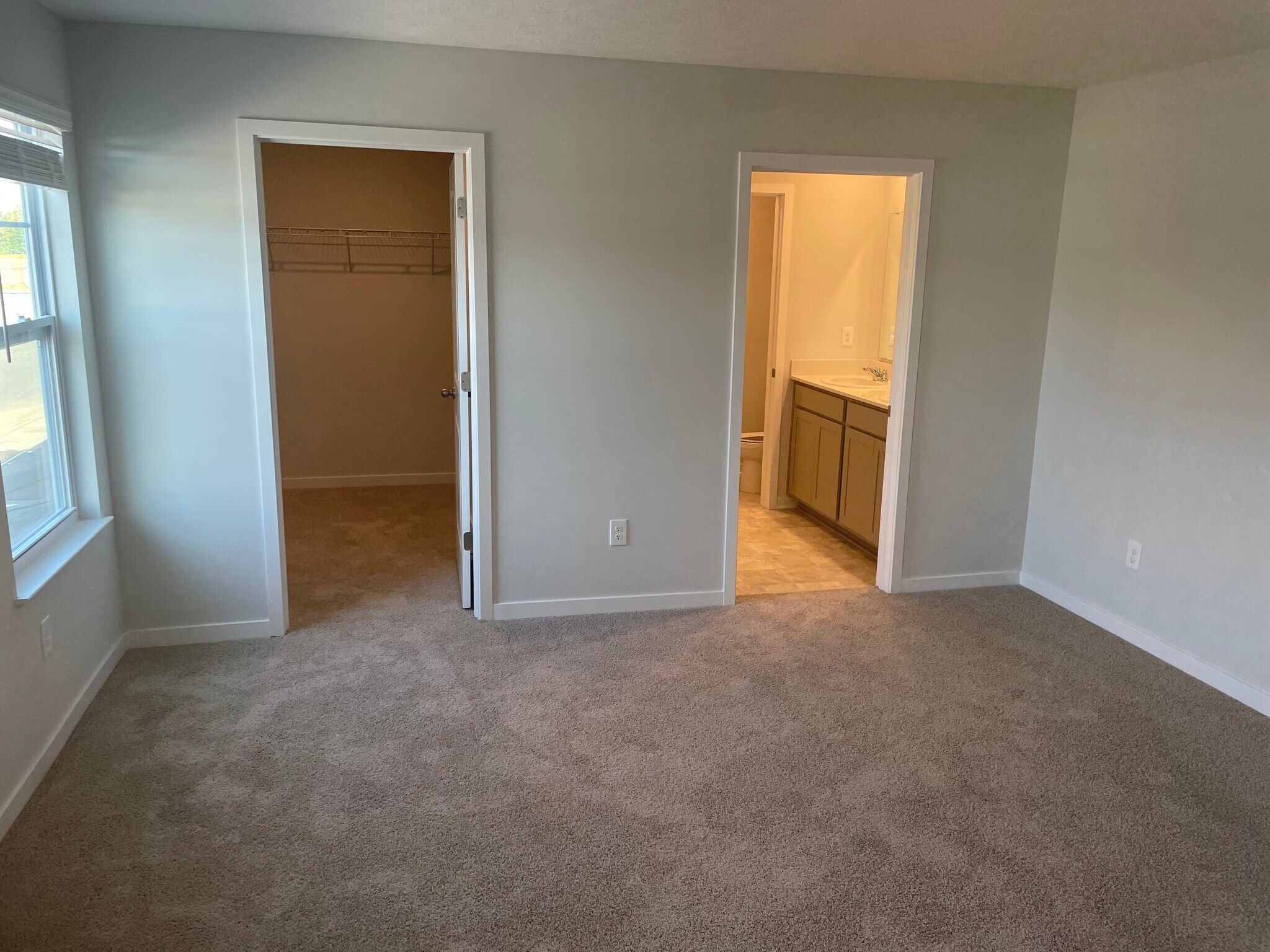 Building Photo - 6375 Marinelli Dr N