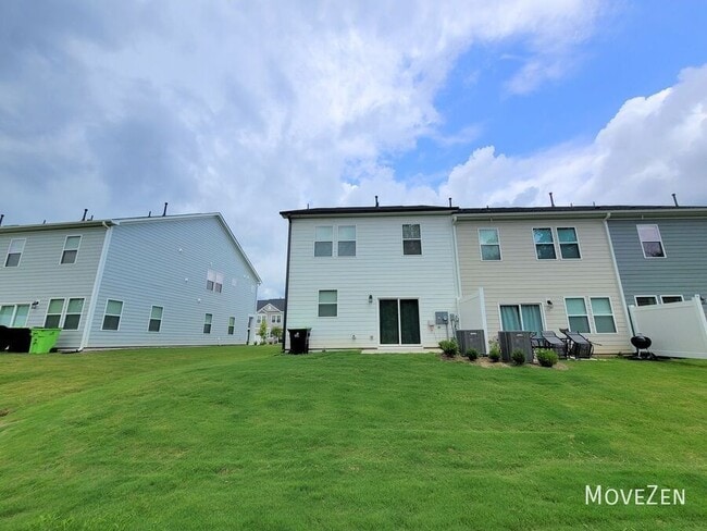 Building Photo - 227 Sweetbay Tree Dr