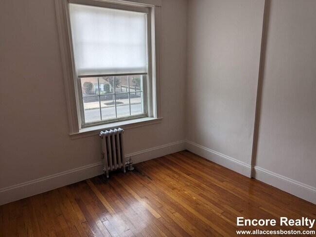 Building Photo - 120 Summer St