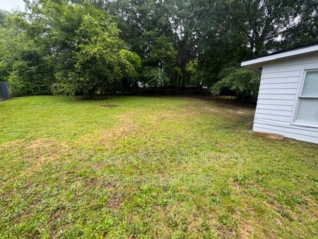 Building Photo - 1526 Barcelona Dr
