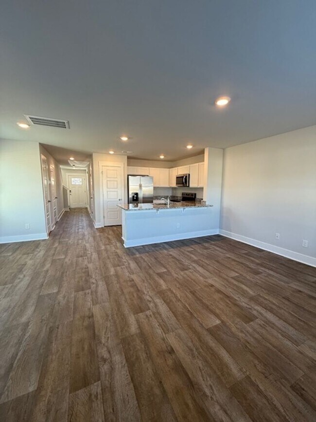 Building Photo - Be the first to Live in This Brand-New Townhome!