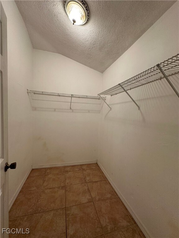 Building Photo - 8069 Anhinga Rd