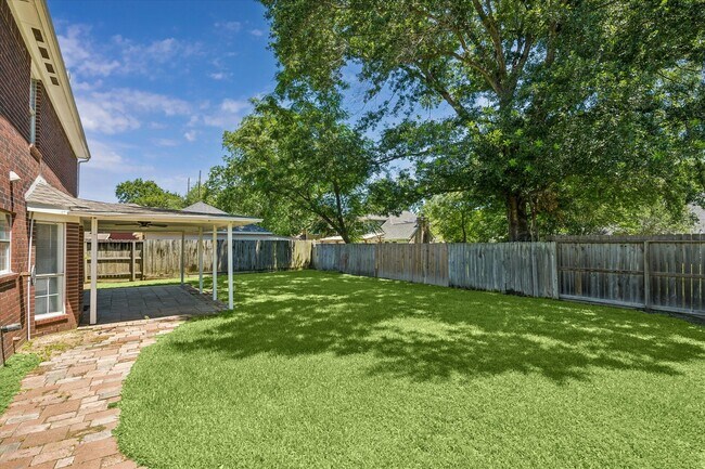 Building Photo - 9806 Gold Cup Way
