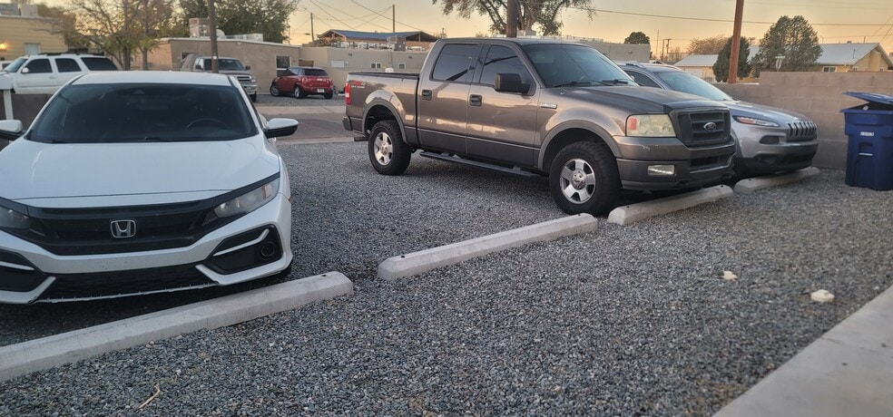 Building Photo - 221 Veranda Rd NW