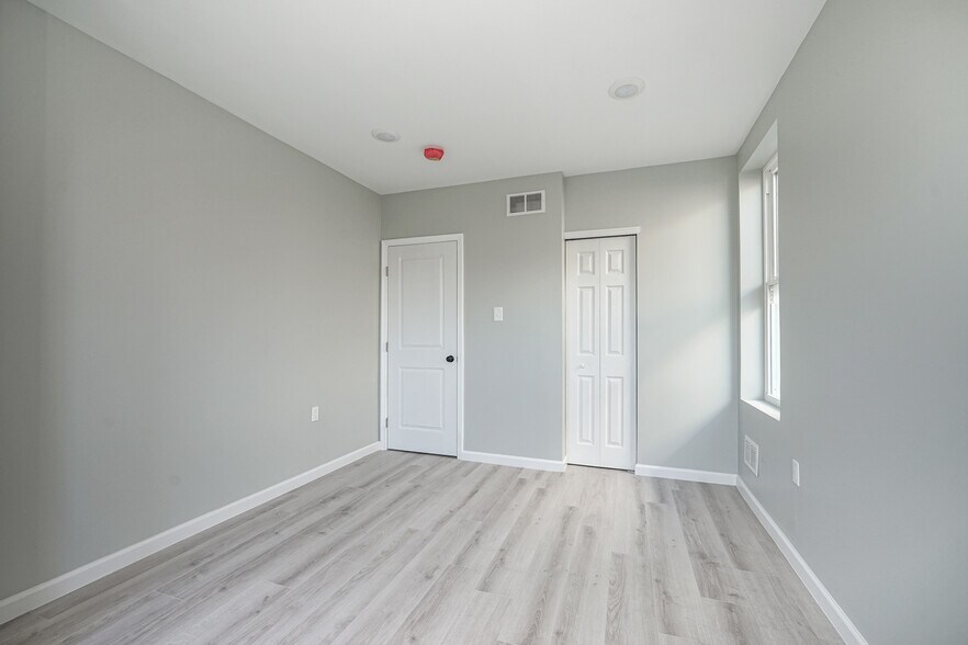 Building Photo - 1315 S 30th St