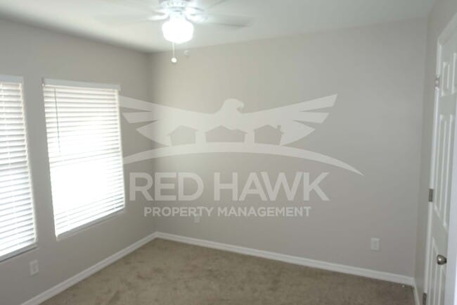 Building Photo - Charming Three Bedroom, Two Bathroom Cooli...