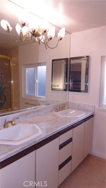 Building Photo - 1100 La Senda Dr