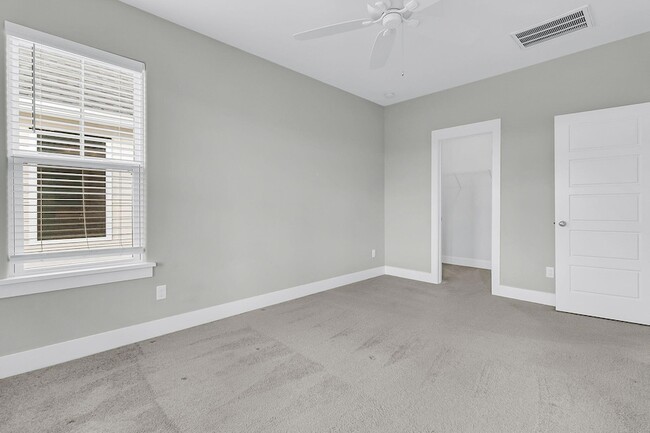 Building Photo - 313 Baritone Rd