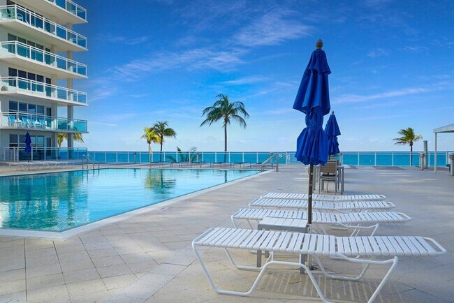 Building Photo - 3900 Galt Ocean Dr