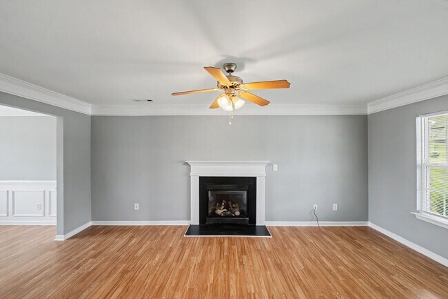 Building Photo - Spacious 4BR Home with Fenced Yard in University City!