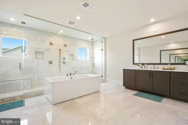 Building Photo - 12321 Potomac Hunt Rd