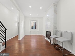 Building Photo - 2443 Nicholas St