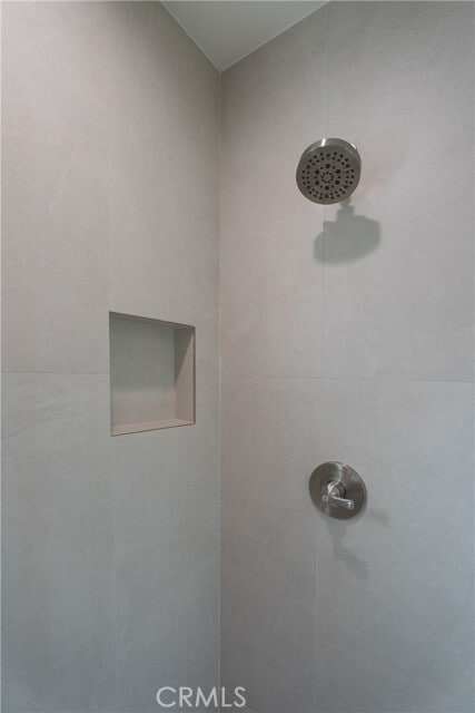 Building Photo - 1065 E Spazier Ave